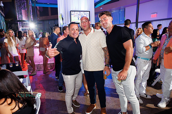 Philly Style-party-HarrisCasinoPoolAfterDark_0321