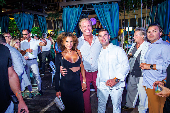 Philly Style-party-HarrisCasinoPoolAfterDark_0354