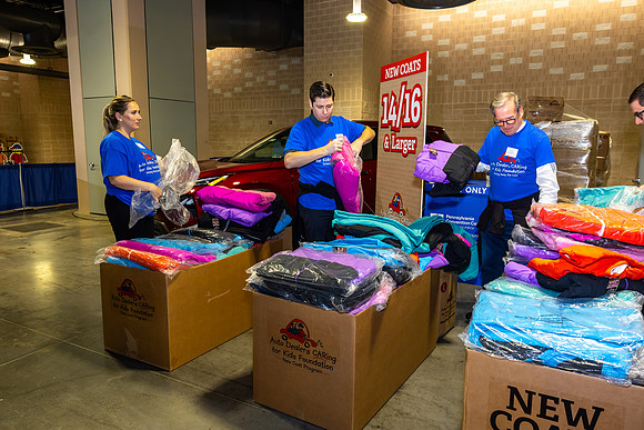 Driving away the cold- Coat Giveaway2025_0046