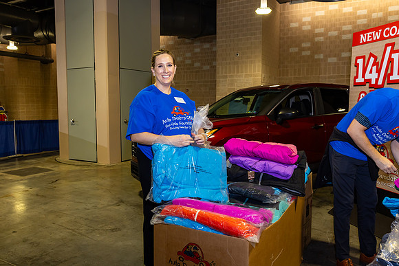 Driving away the cold- Coat Giveaway2025_0047