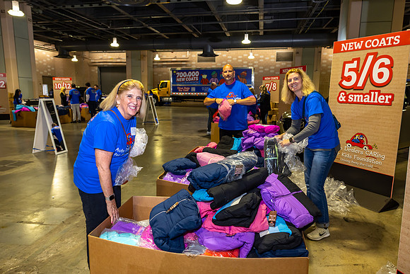Driving away the cold- Coat Giveaway2025_0052