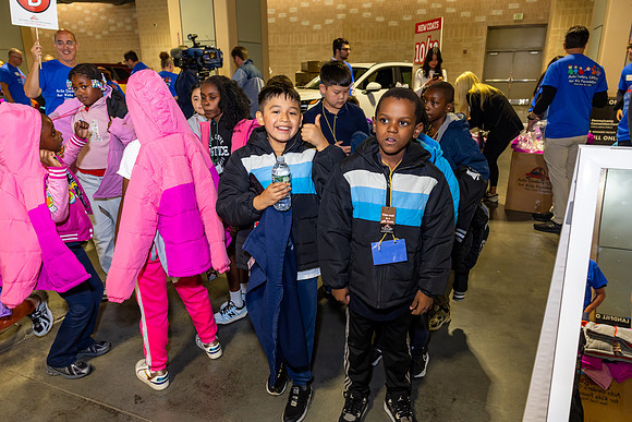 Driving away the cold- Coat Giveaway2025_0137