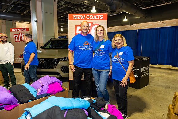 Driving away the cold- Coat Giveaway2025_0160