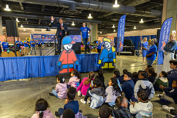 Driving away the cold- Coat Giveaway2025_0196