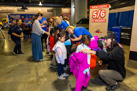 Driving away the cold- Coat Giveaway2025_0235