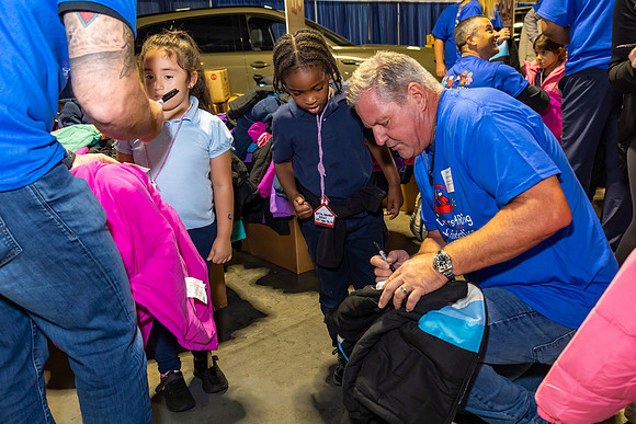 Driving away the cold- Coat Giveaway2025_0241