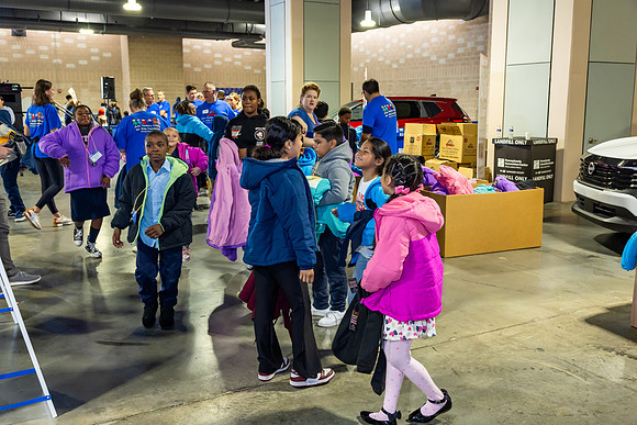 Driving away the cold- Coat Giveaway2025_0243