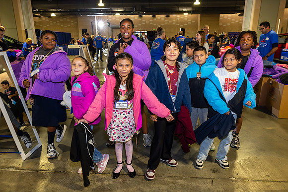 Driving away the cold- Coat Giveaway2025_0245