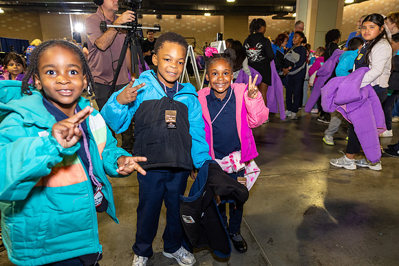 Driving away the cold- Coat Giveaway2025_0253