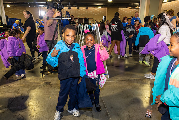 Driving away the cold- Coat Giveaway2025_0254