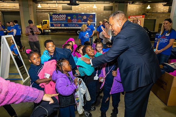 Driving away the cold- Coat Giveaway2025_0258