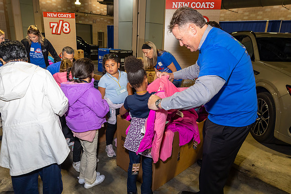Driving away the cold- Coat Giveaway2025_0291