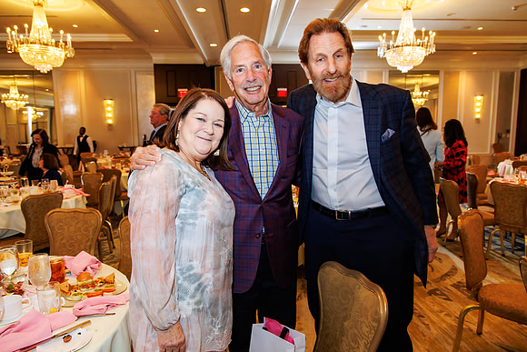 Family Matters Spring into Summer2023HL_0035