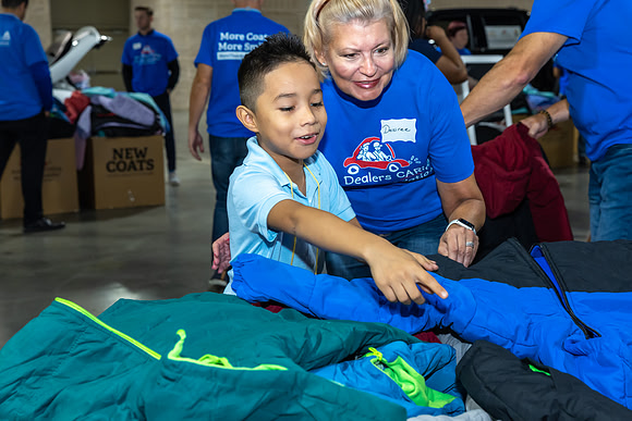 Coat giveaway2023Auto Dealers Ass__0035