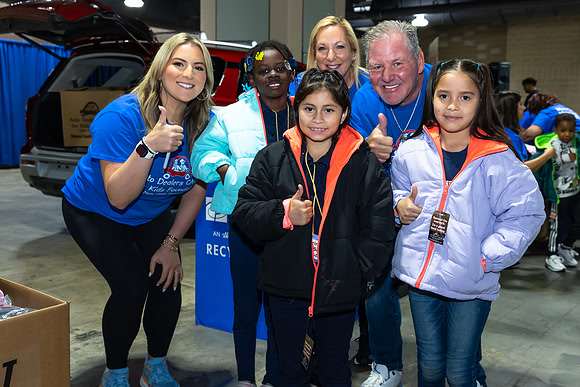 Coat giveaway2023Auto Dealers Ass__0042