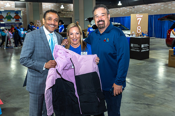 Coat giveaway2023Auto Dealers Ass__0086