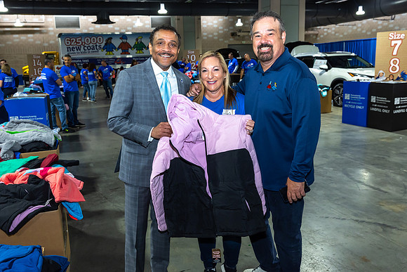 Coat giveaway2023Auto Dealers Ass__0087