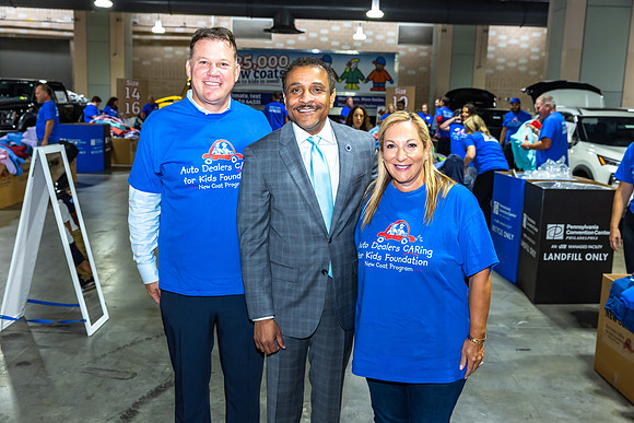 Coat giveaway2023Auto Dealers Ass__0109