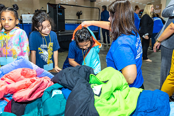 Coat giveaway2023Auto Dealers Ass__0111