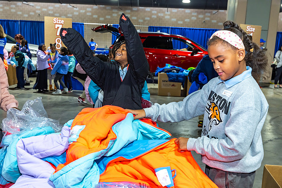 Coat giveaway2023Auto Dealers Ass__0125