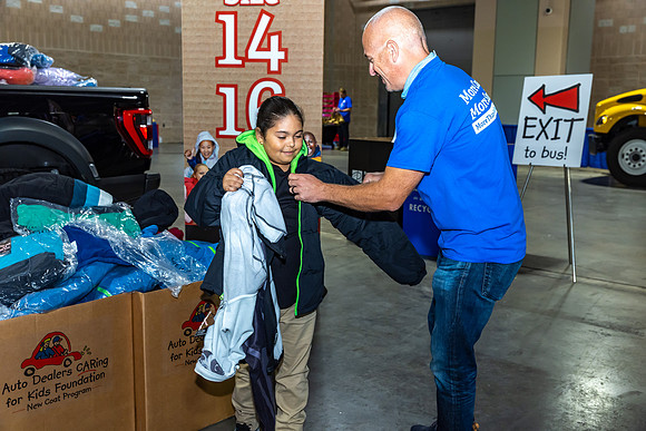 Coat giveaway2023Auto Dealers Ass__0143
