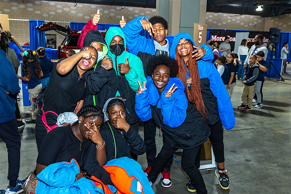Coat giveaway2023Auto Dealers Ass__0155
