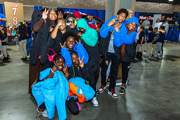 Coat giveaway2023Auto Dealers Ass__0156