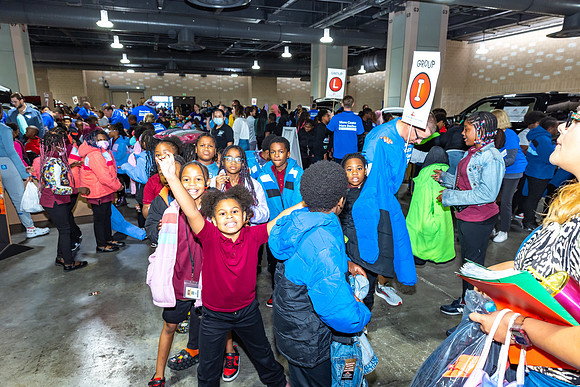 Coat giveaway2023Auto Dealers Ass__0174