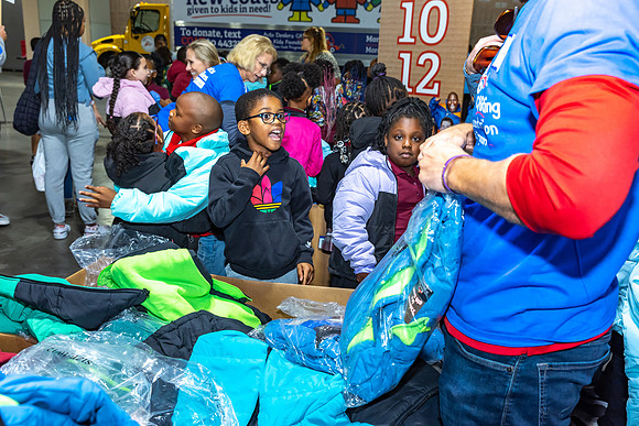 Coat giveaway2023Auto Dealers Ass__0178