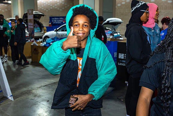 Coat giveaway2023Auto Dealers Ass__0189