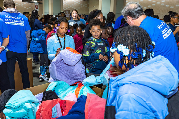 Coat giveaway2023Auto Dealers Ass__0200