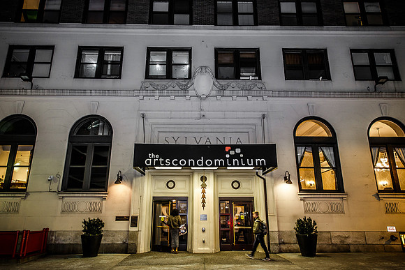 PhillystyleMagWedd0001