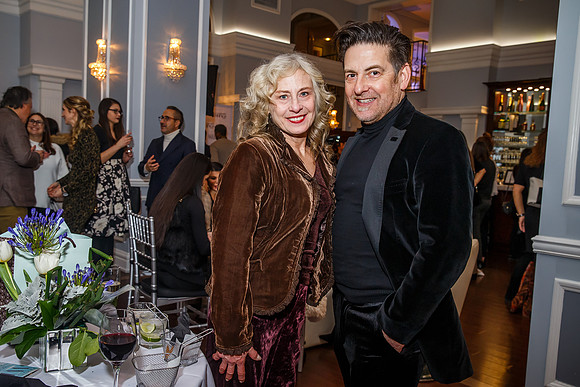 PhillystyleMagWedd0129