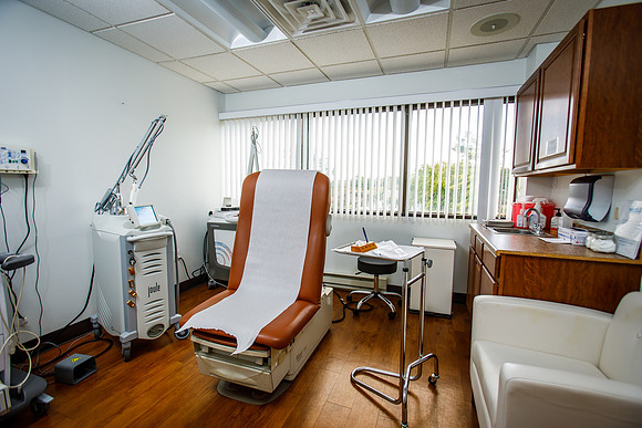 Wolfe-Office__0124