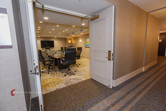 HiltonCityLine_0016