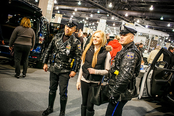 Autoshow-Crowd Shots_0105
