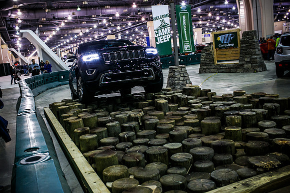 Autoshow-Crowd Shots_0038