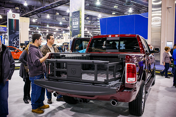 Autoshow-Crowd Shots_0035