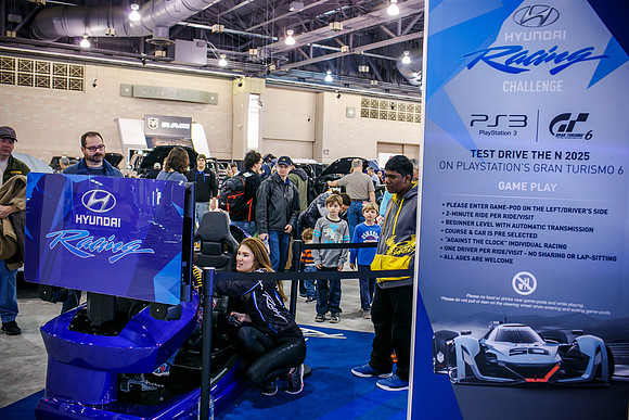 Autoshow-Crowd Shots_0032