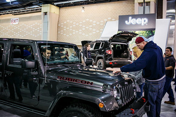 Autoshow-Crowd Shots_0037