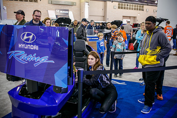 Autoshow-Crowd Shots_0031