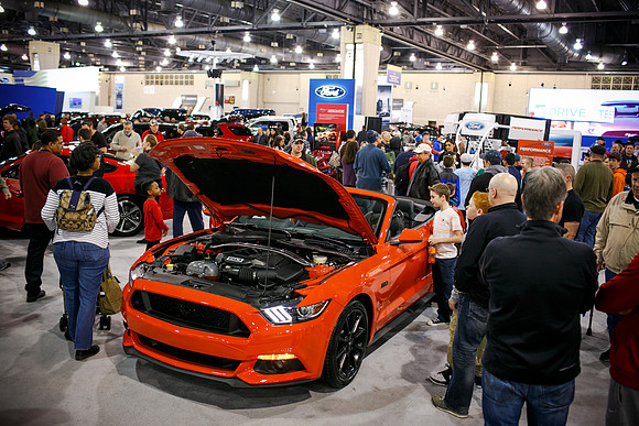 Autoshow-Crowd Shots_0085