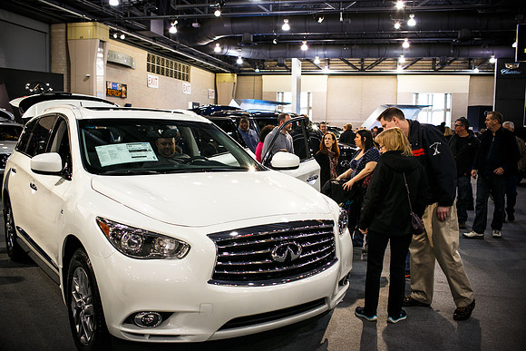 Autoshow-Crowd Shots_0103