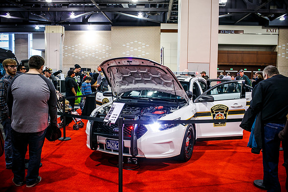 Autoshow-Crowd Shots_0042