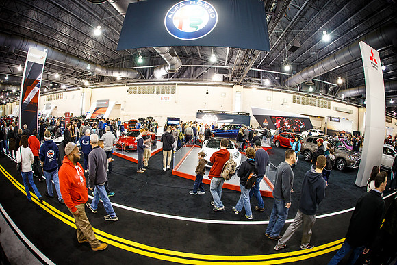 Autoshow-Crowd Shots_0091