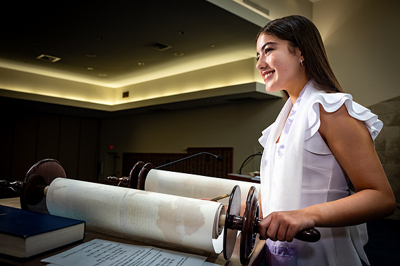 Mayer Ashley portrait highlights at Adath Emanu El_0090