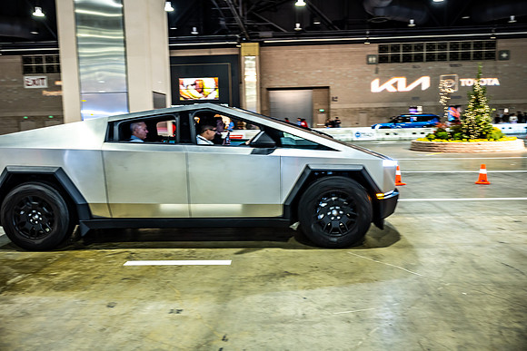 Auto show floor shots2025_0101