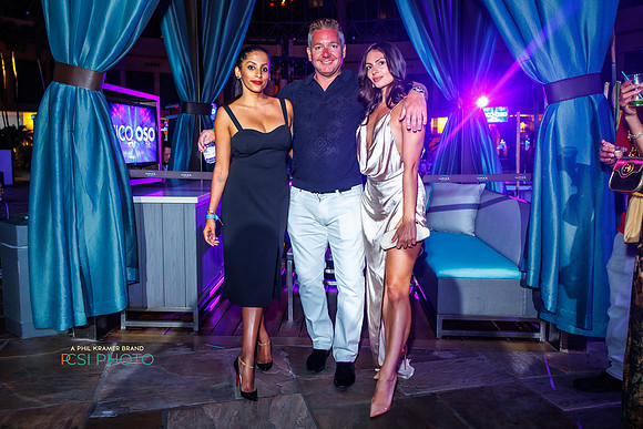 Philly Style-party-HarrisCasinoPoolAfterDark_0418