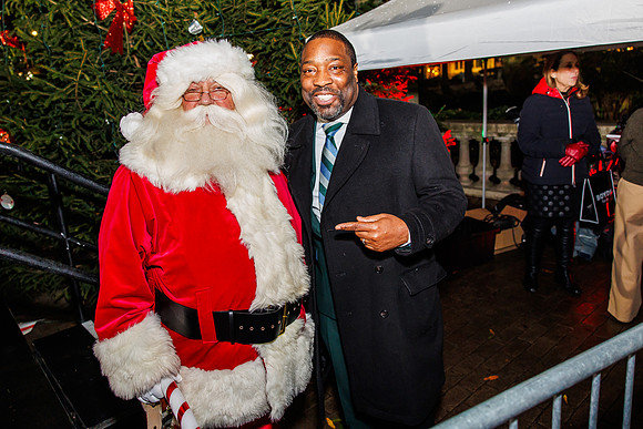 Laural-Holiday Party and Tree Lighting-Highlights0014