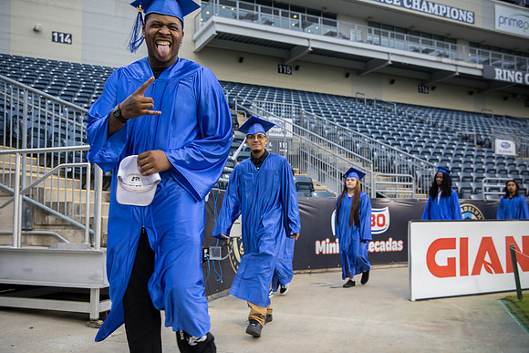 ATC_Grad24_0187